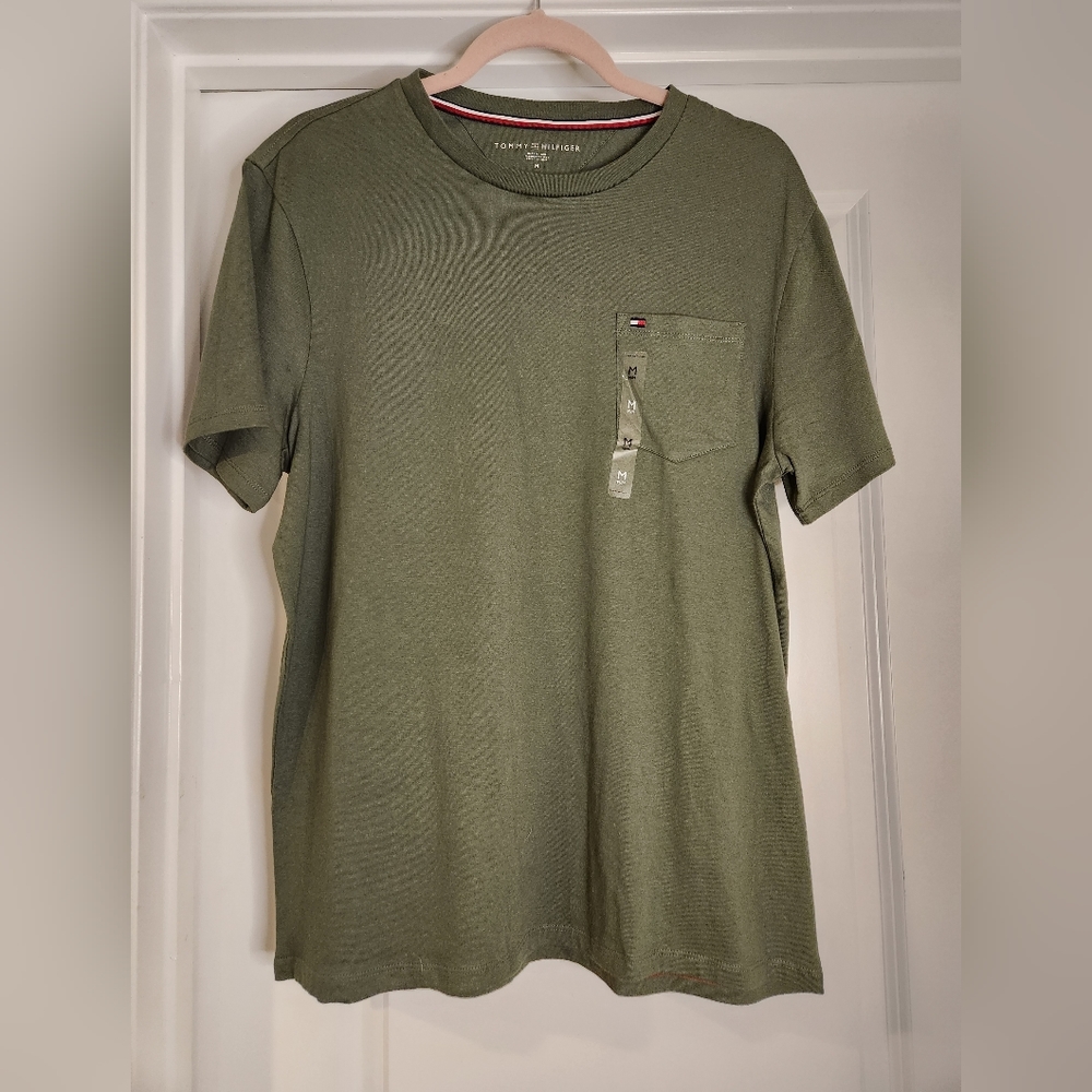 Medium Tommy Hilfiger Men's Pocket Short Sleeve Shirt in Thyme-New